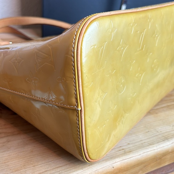 Louis Vuitton Houston Tote Lime Yellow Leather Monogram Vernis - Picture 4 of 14